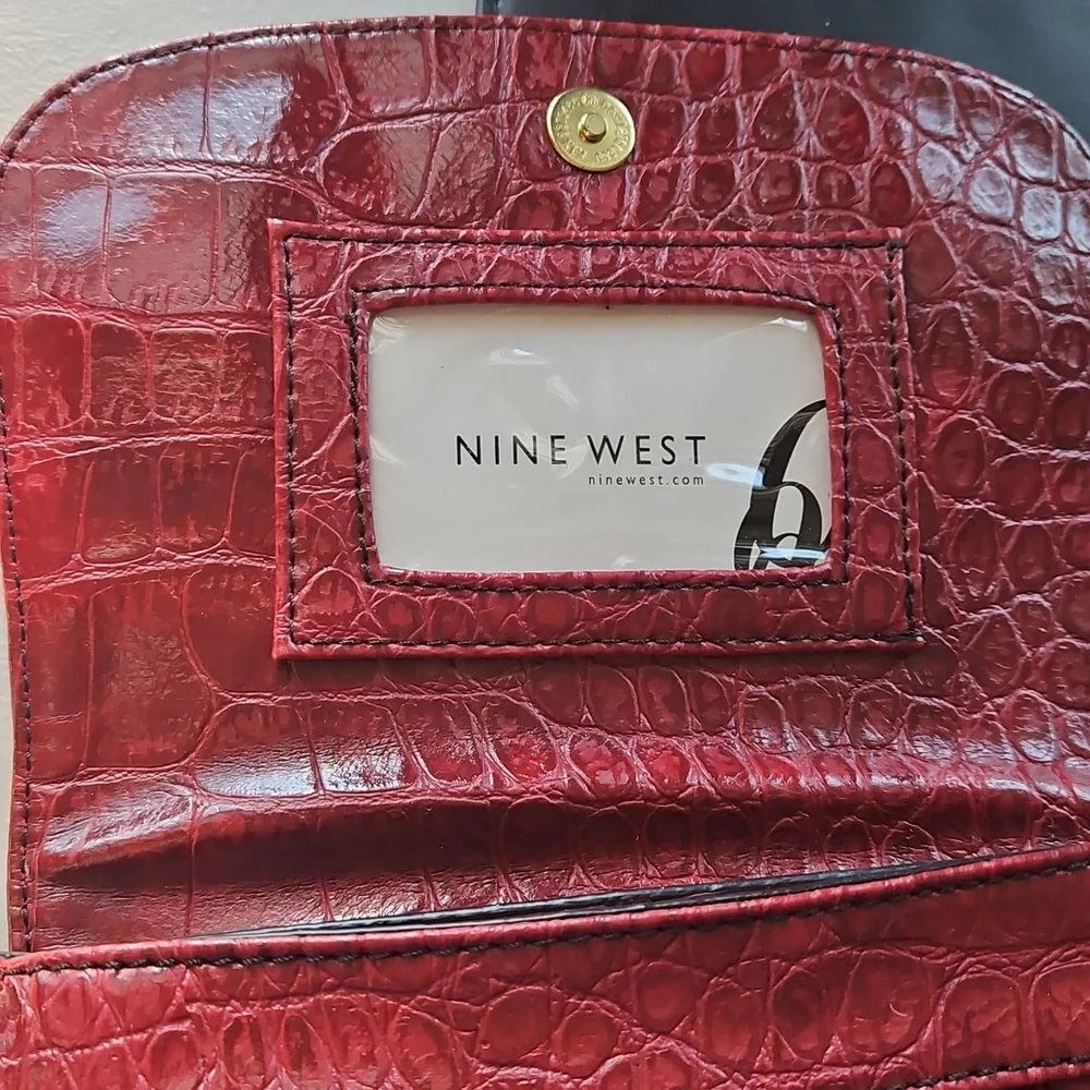 Nine West Bag Crocidile Embossed Red With GOLD Crossbody - Picture 5 of 12